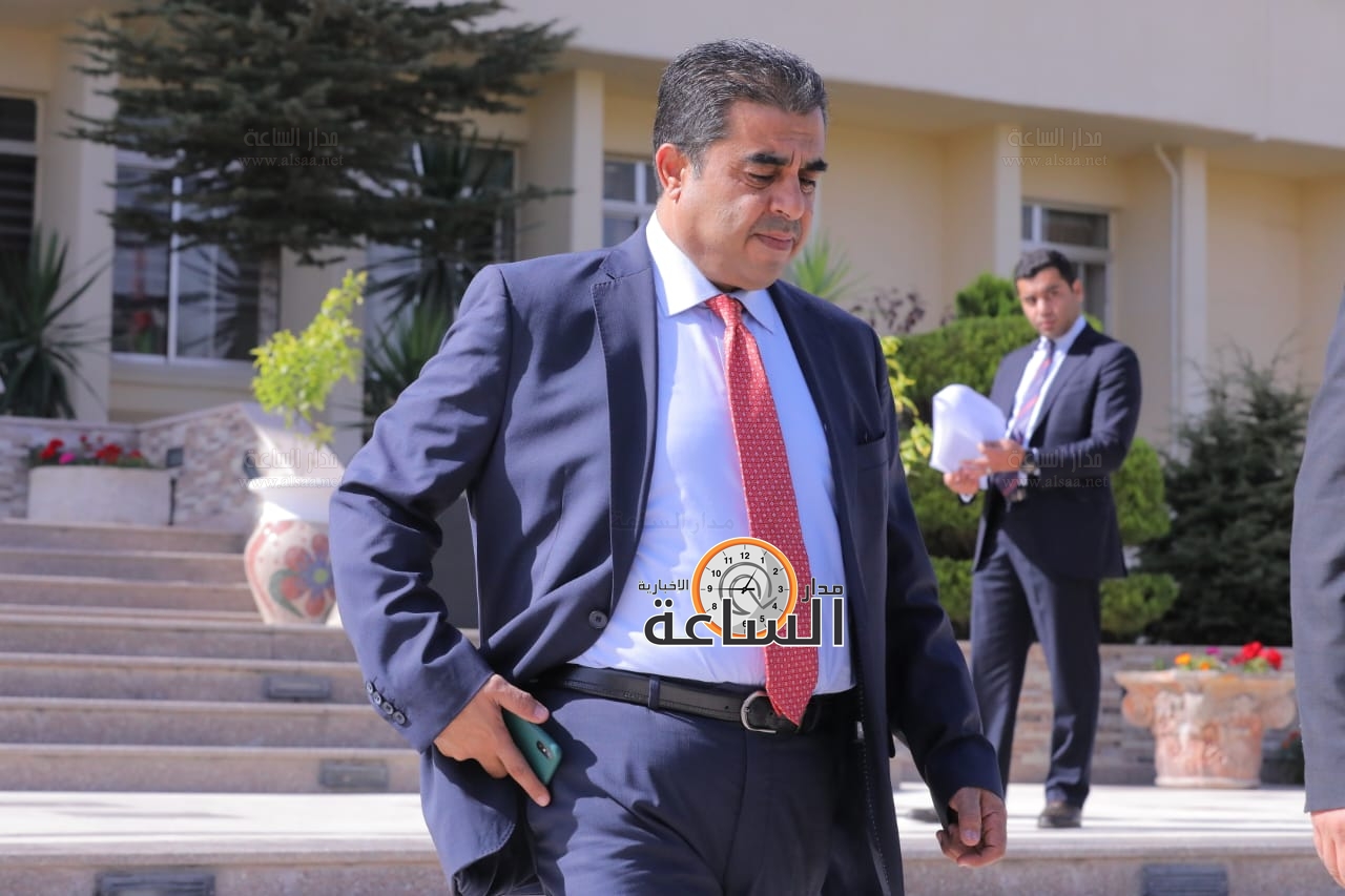 Madar Al-Saa Images 0.47611395758427366