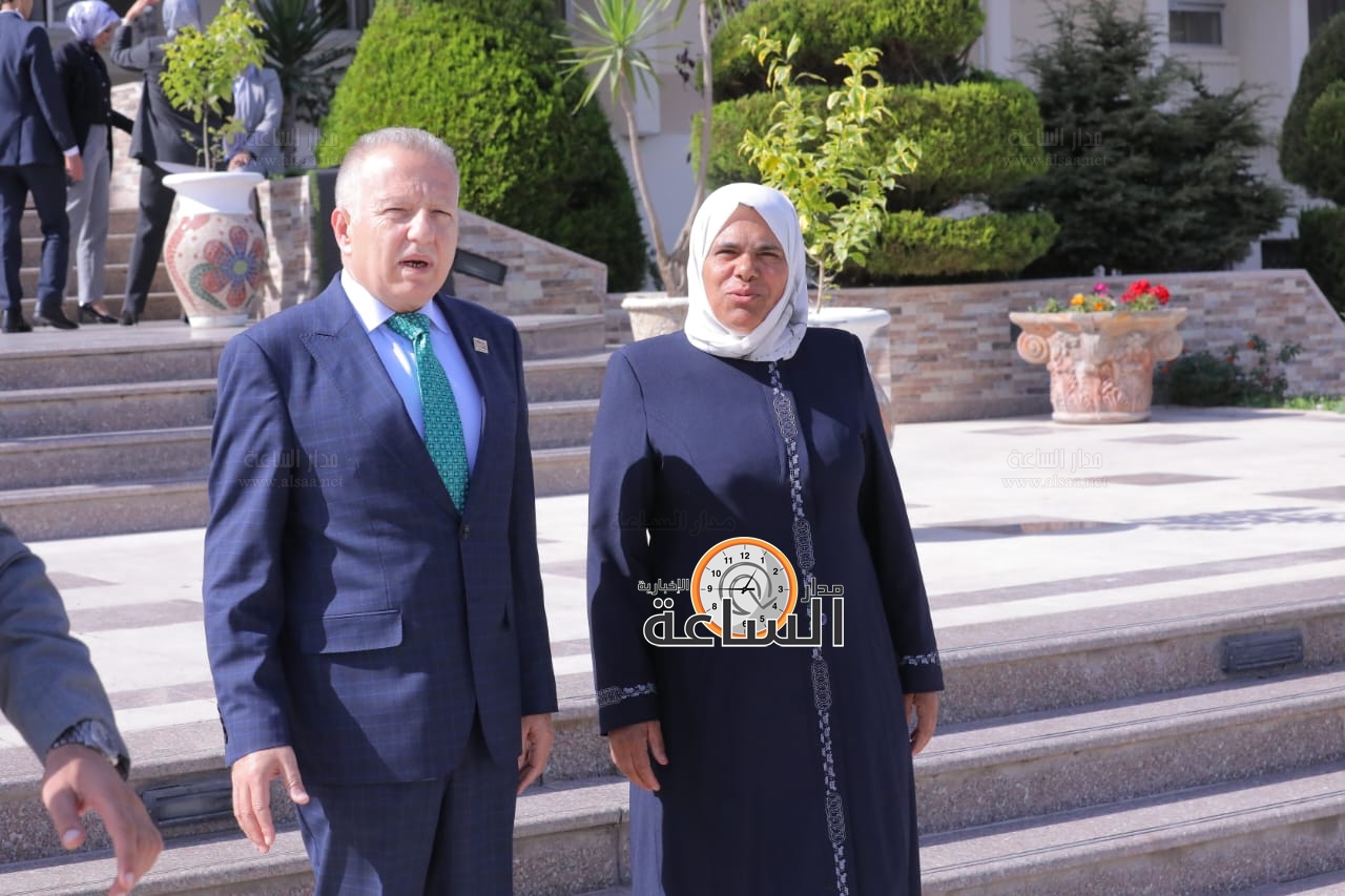 Madar Al-Saa Images 0.4010357432410063