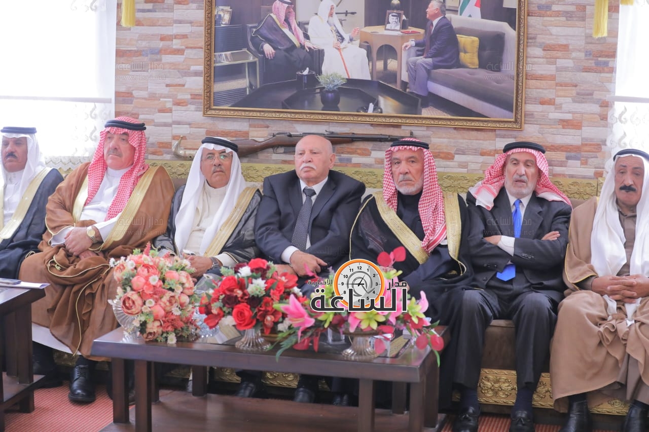 Madar Al-Saa Images 0.572308151777787