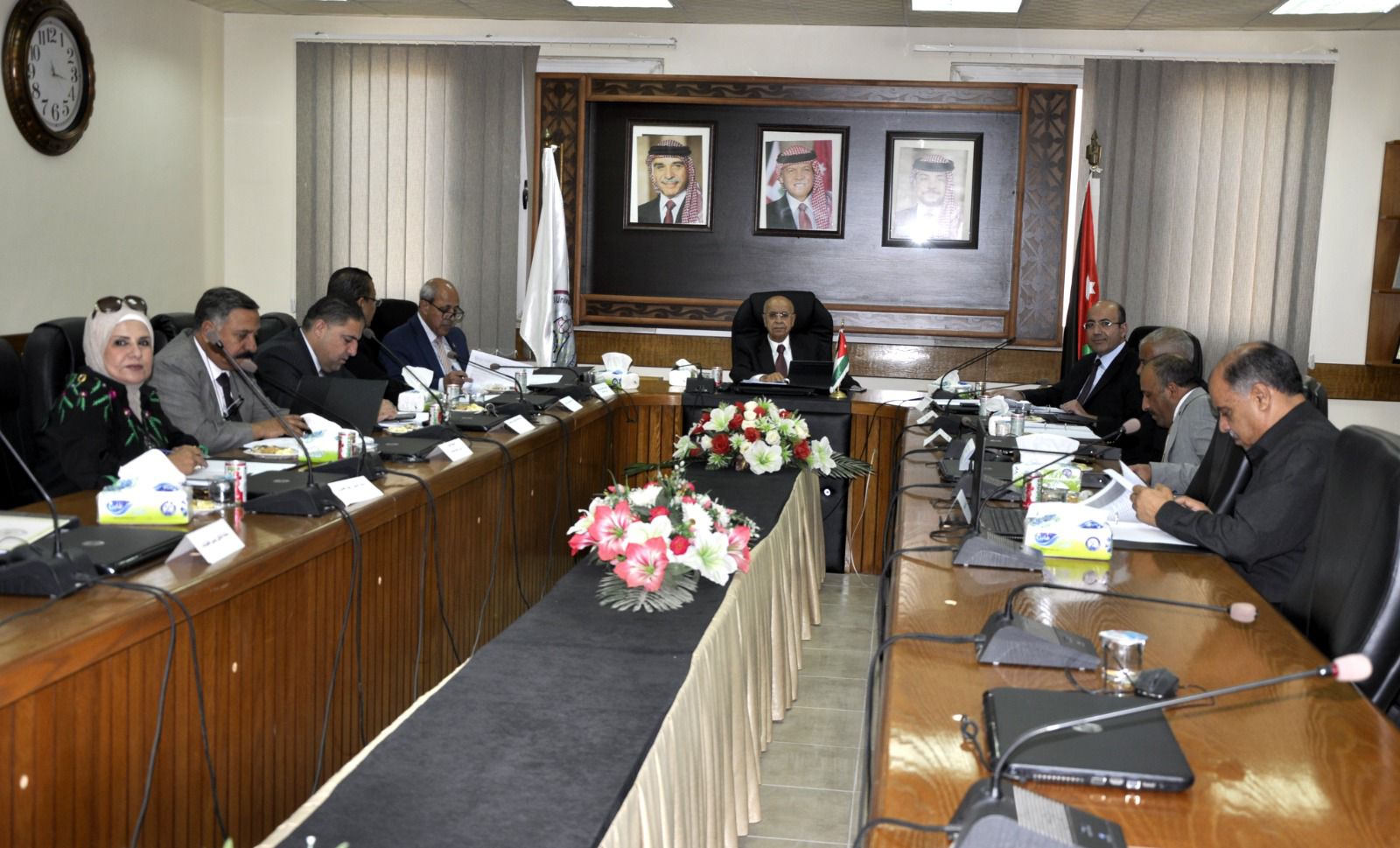 Madar Al-Saa Images 0.8813418380891318