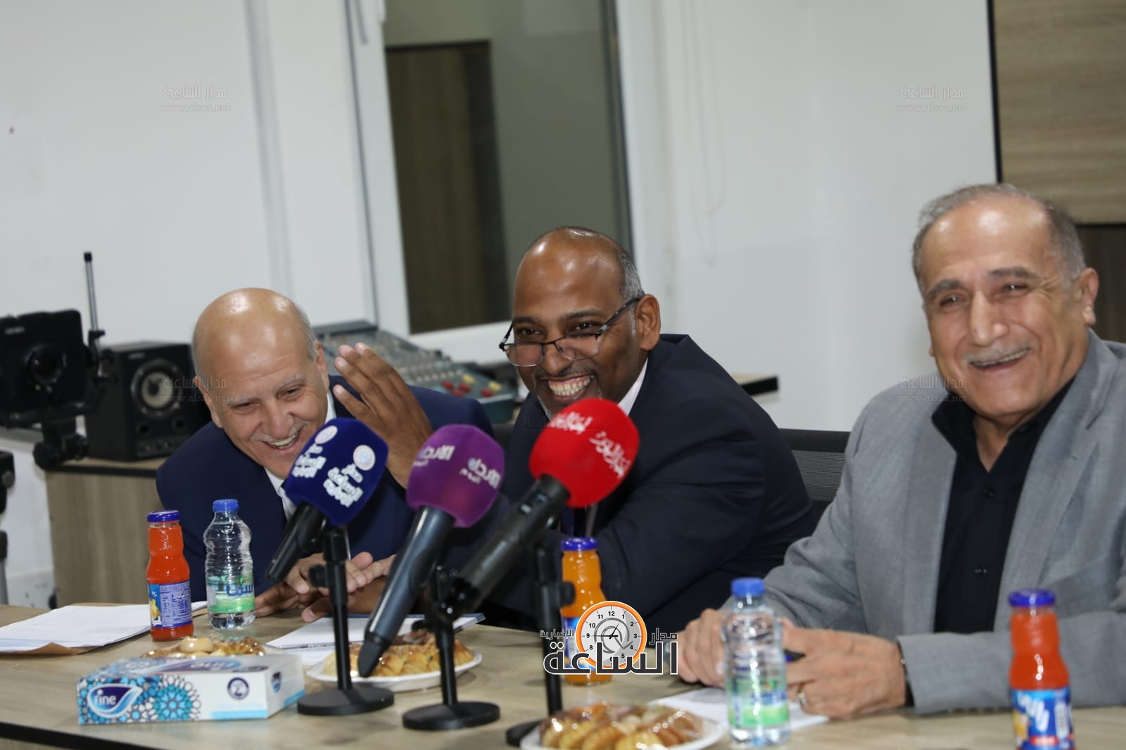 Madar Al-Saa Images 0.043096927685787545