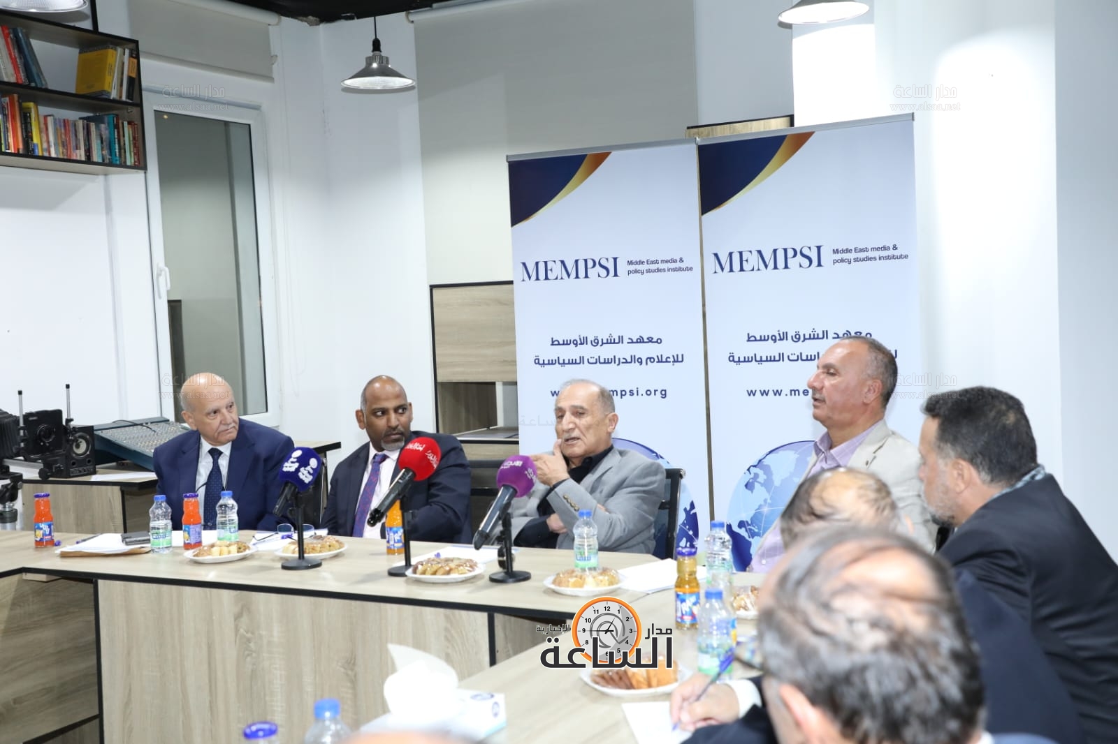 Madar Al-Saa Images 0.8494183581647055