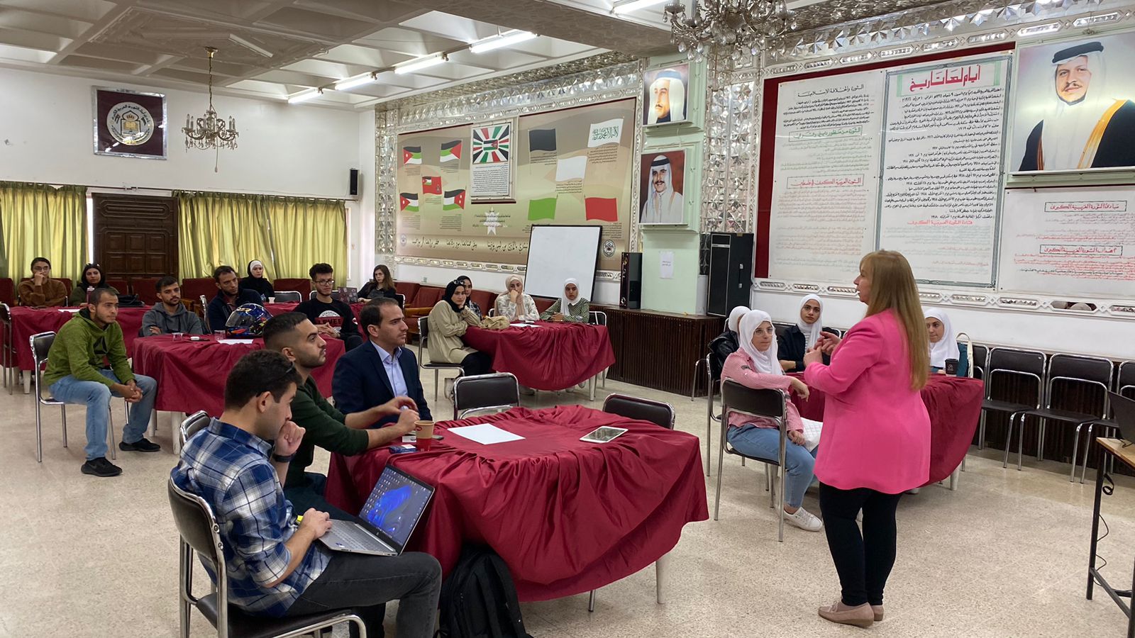 Madar Al-Saa Images 0.23835431293632703