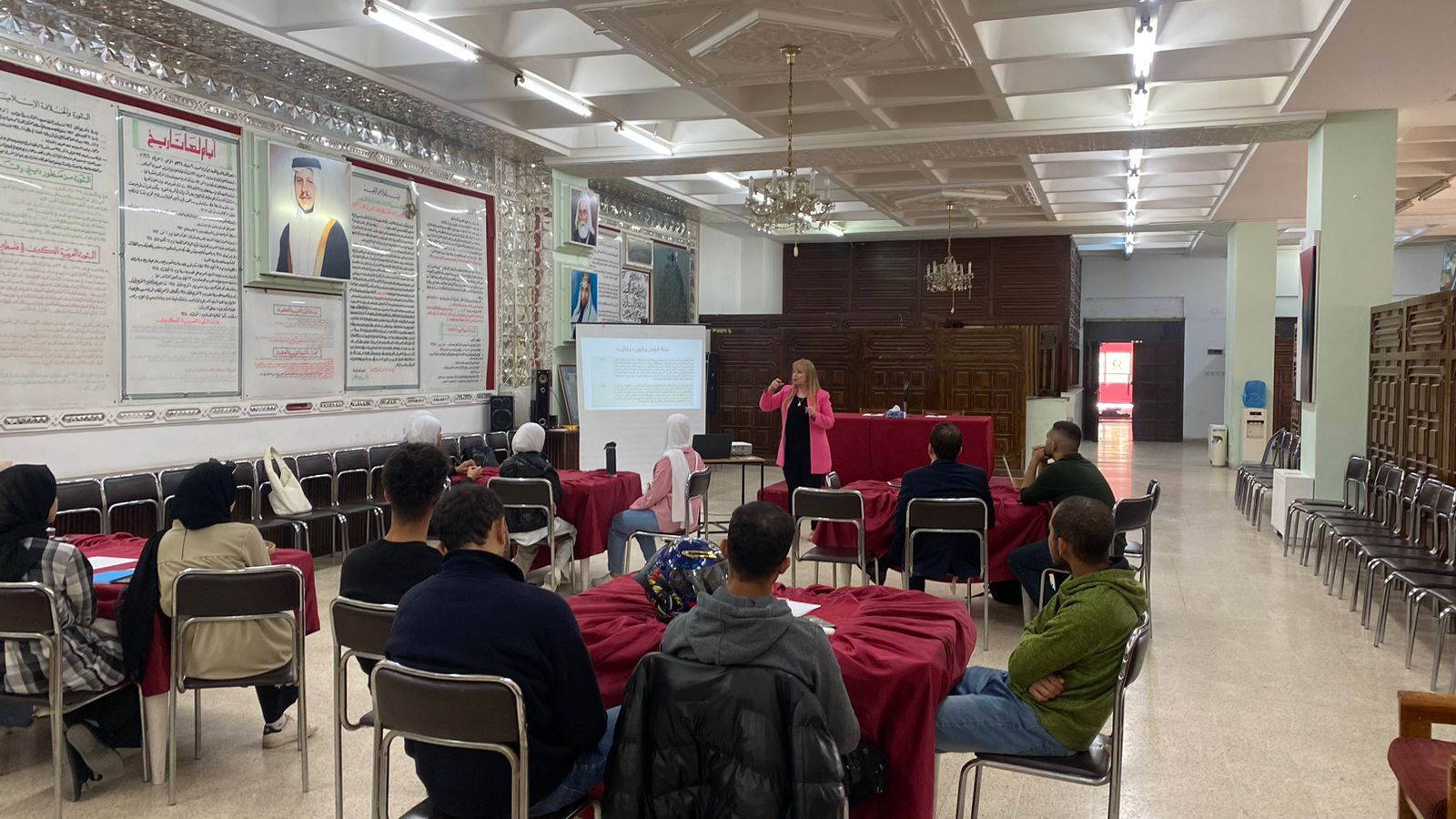 Madar Al-Saa Images 0.8938204925172184