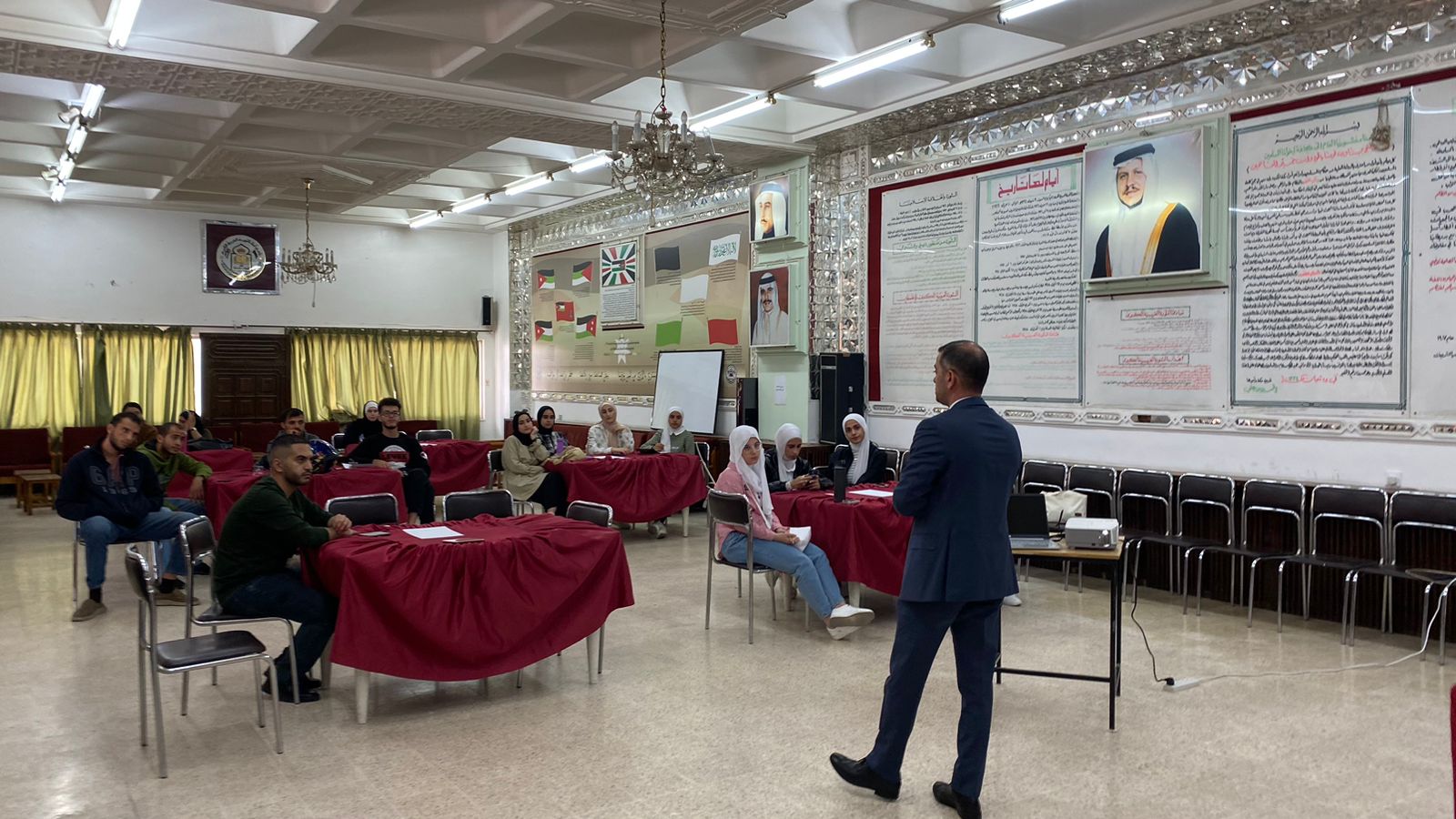 Madar Al-Saa Images 0.39652287966230526