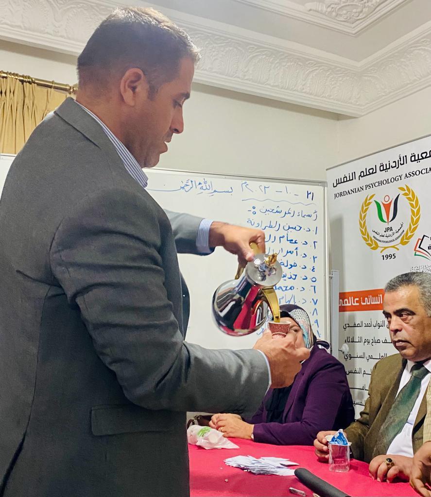 Madar Al-Saa Images 0.7912172381972724