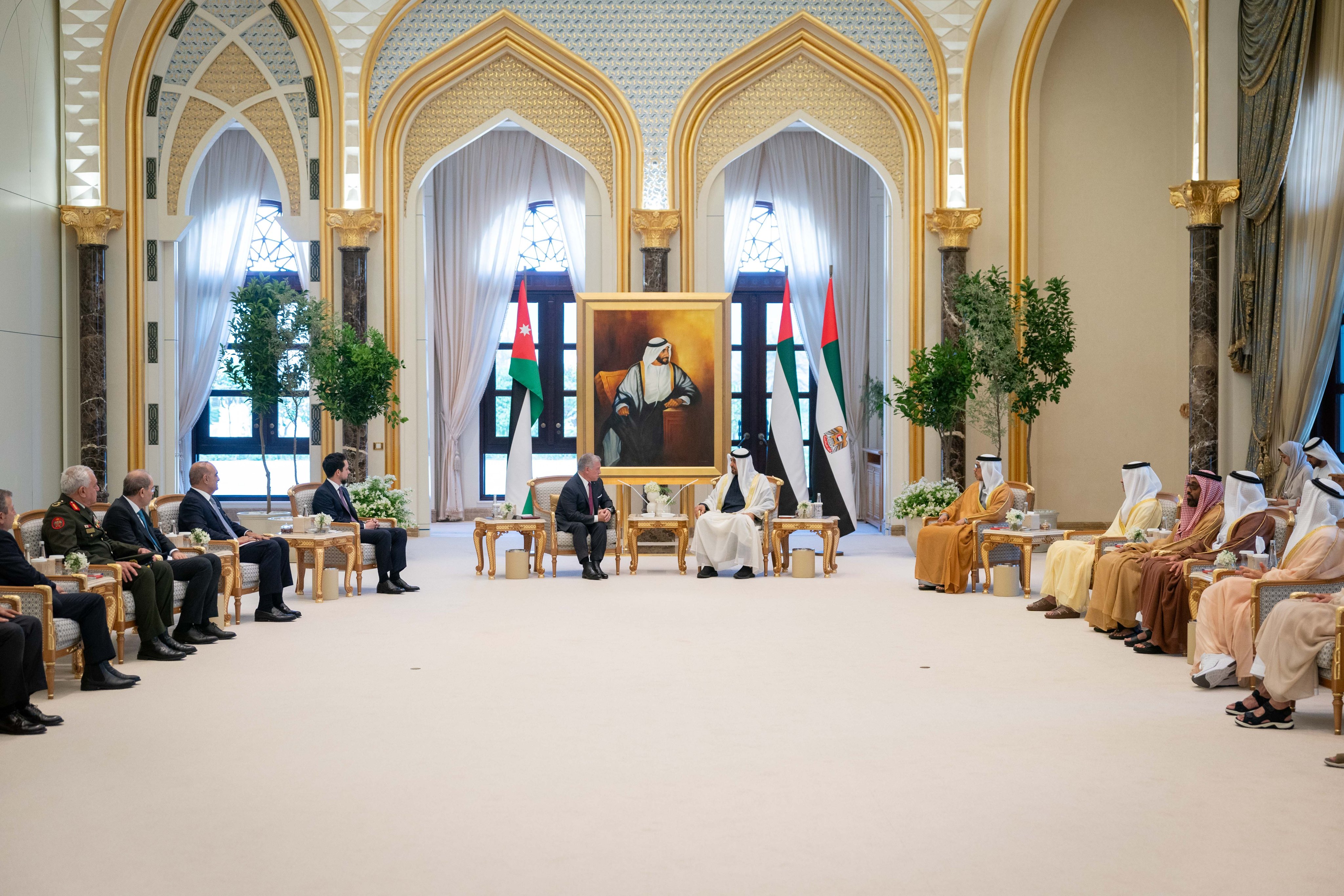 Madar Al-Saa Images 0.1671824877971455