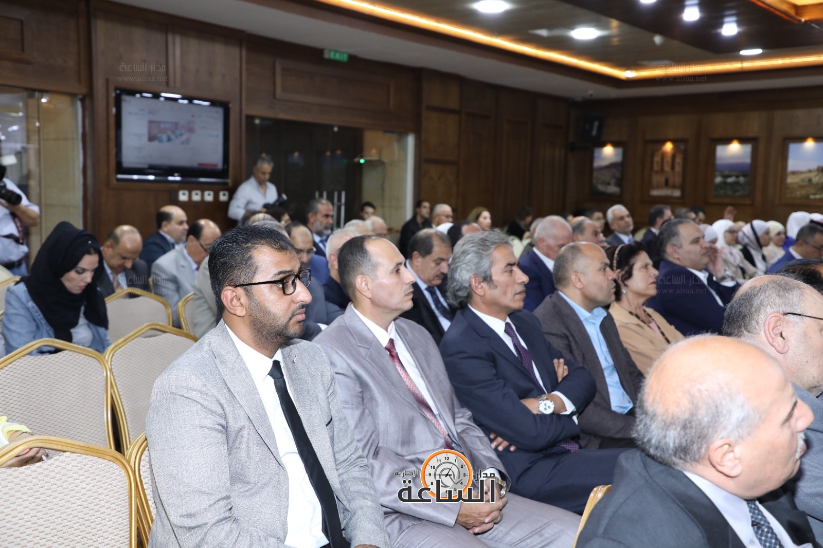 Madar Al-Saa Images 0.8399358135060861