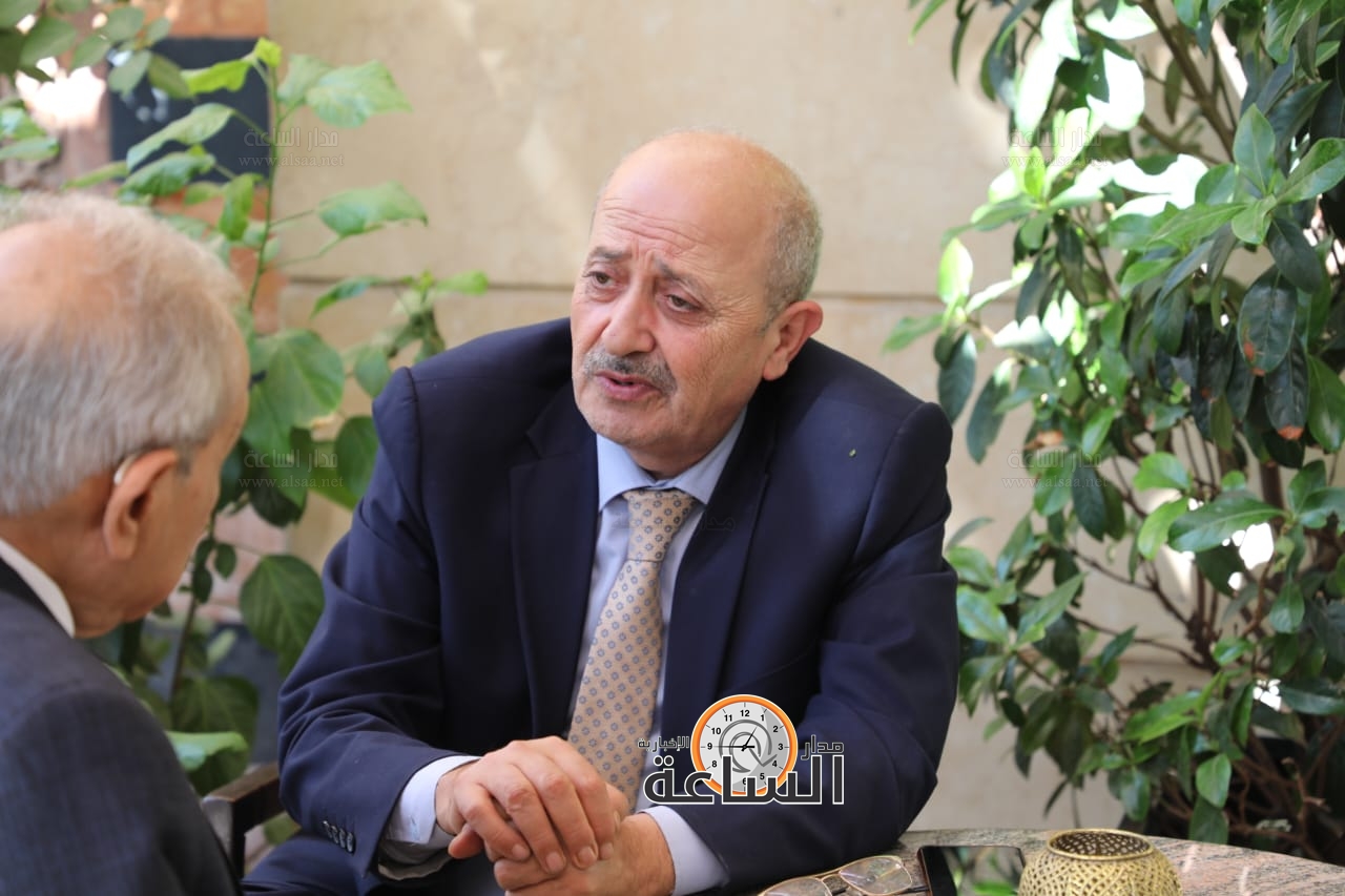 Madar Al-Saa Images 0.26178345206399656