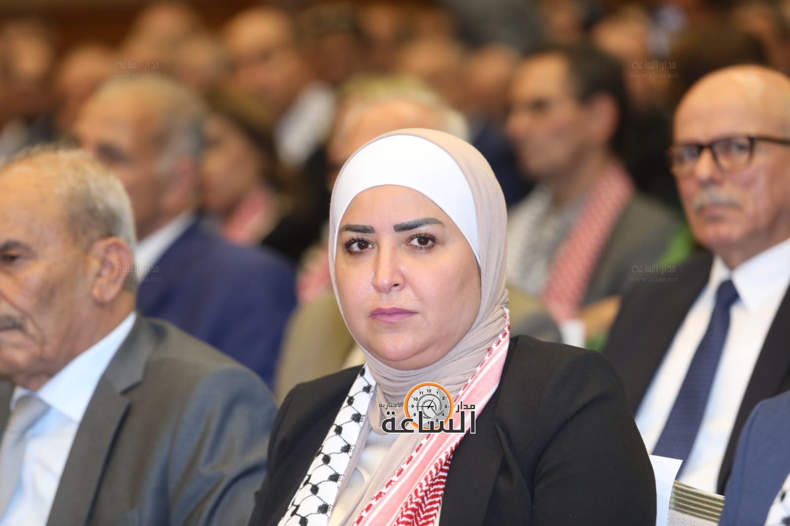 Madar Al-Saa Images 0.15470690584130087