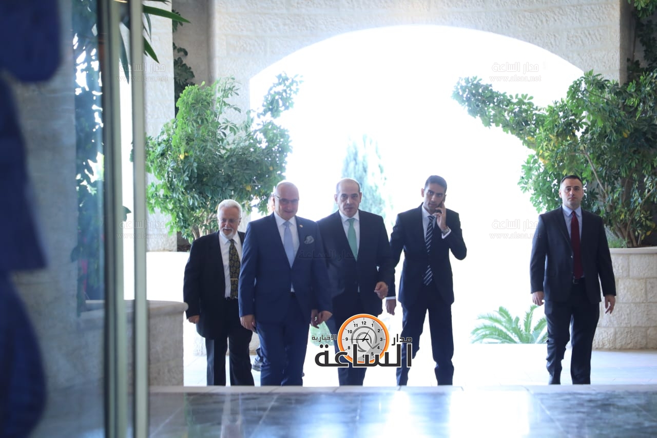 Madar Al-Saa Images 0.8341175577791278