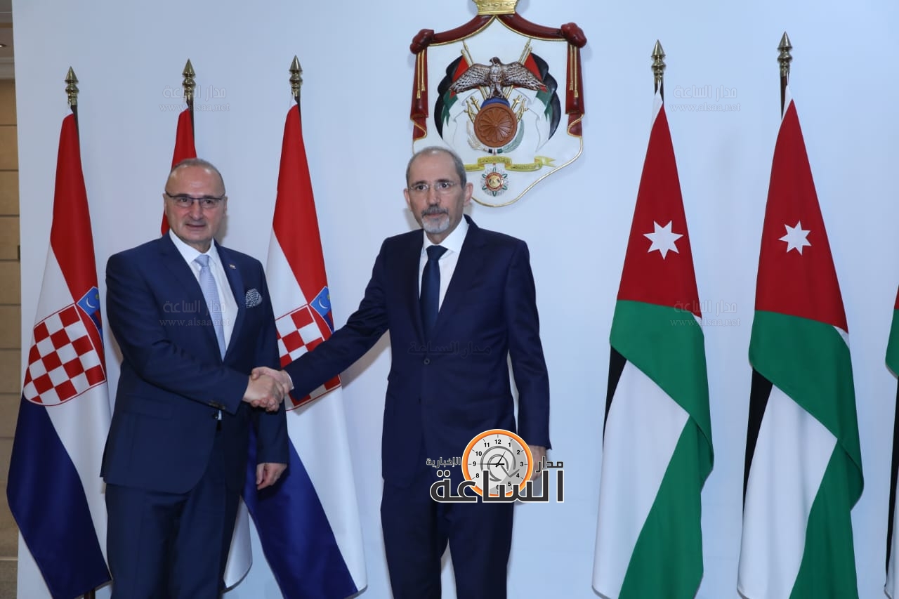 Madar Al-Saa Images 0.2645495383925429