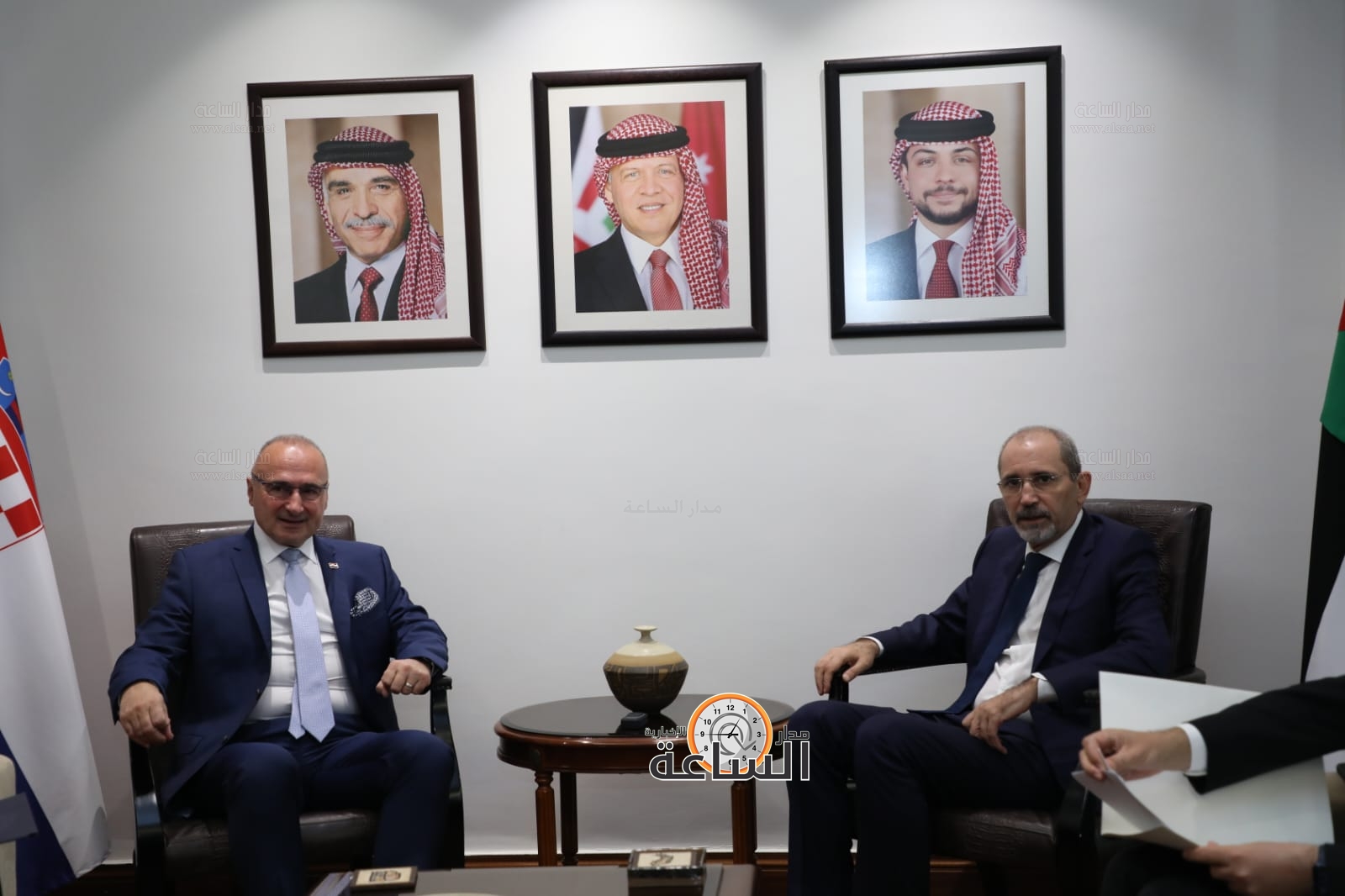 Madar Al-Saa Images 0.09237648786879427