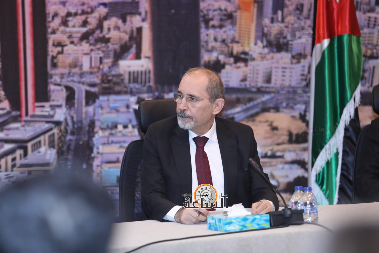 Madar Al-Saa Images 0.523210791699519