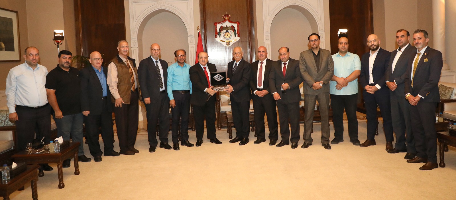 Madar Al-Saa Images 0.4340043305574983