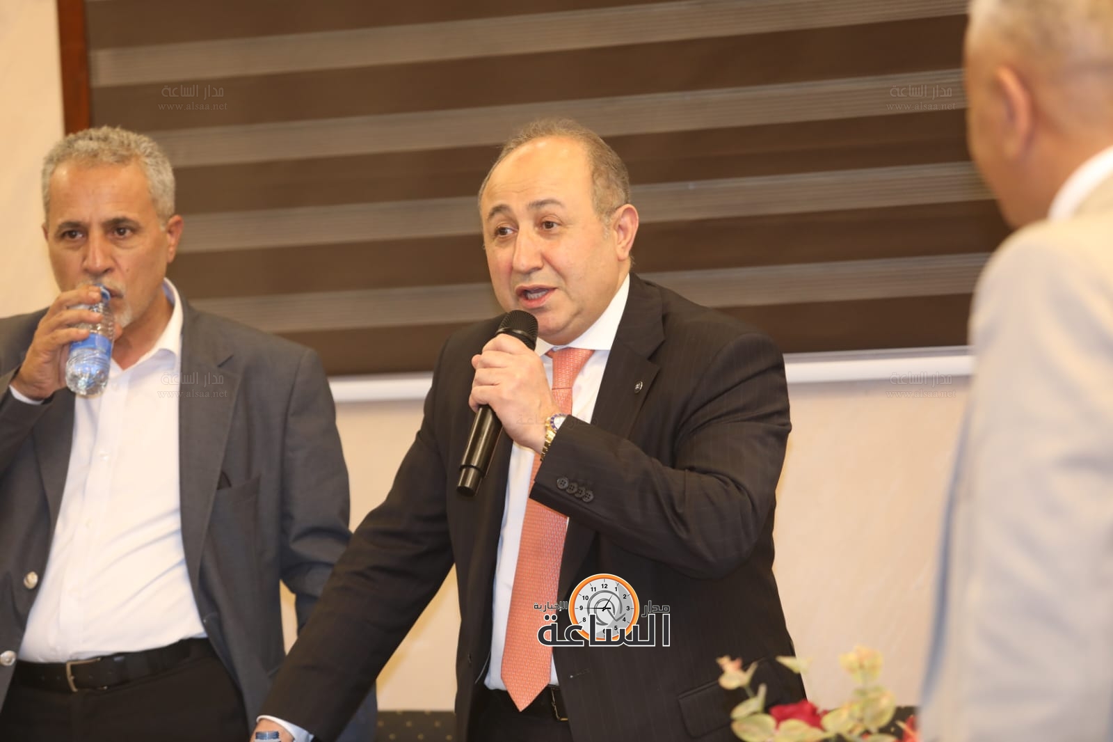 Madar Al-Saa Images 0.6121418785720327