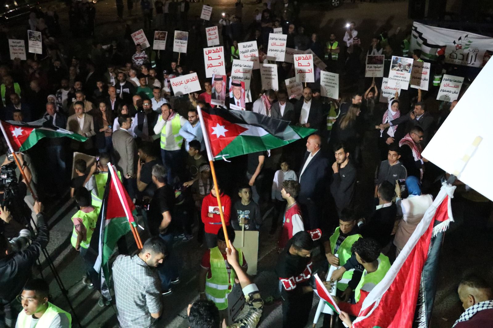 Madar Al-Saa Images 0.47049895396418506