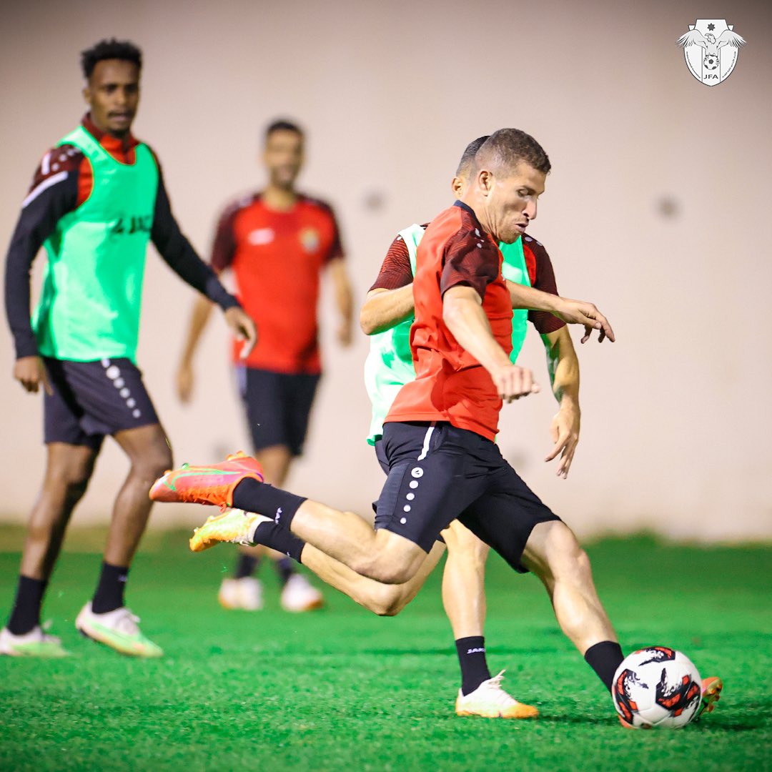 Madar Al-Saa Images 0.6210079032643214