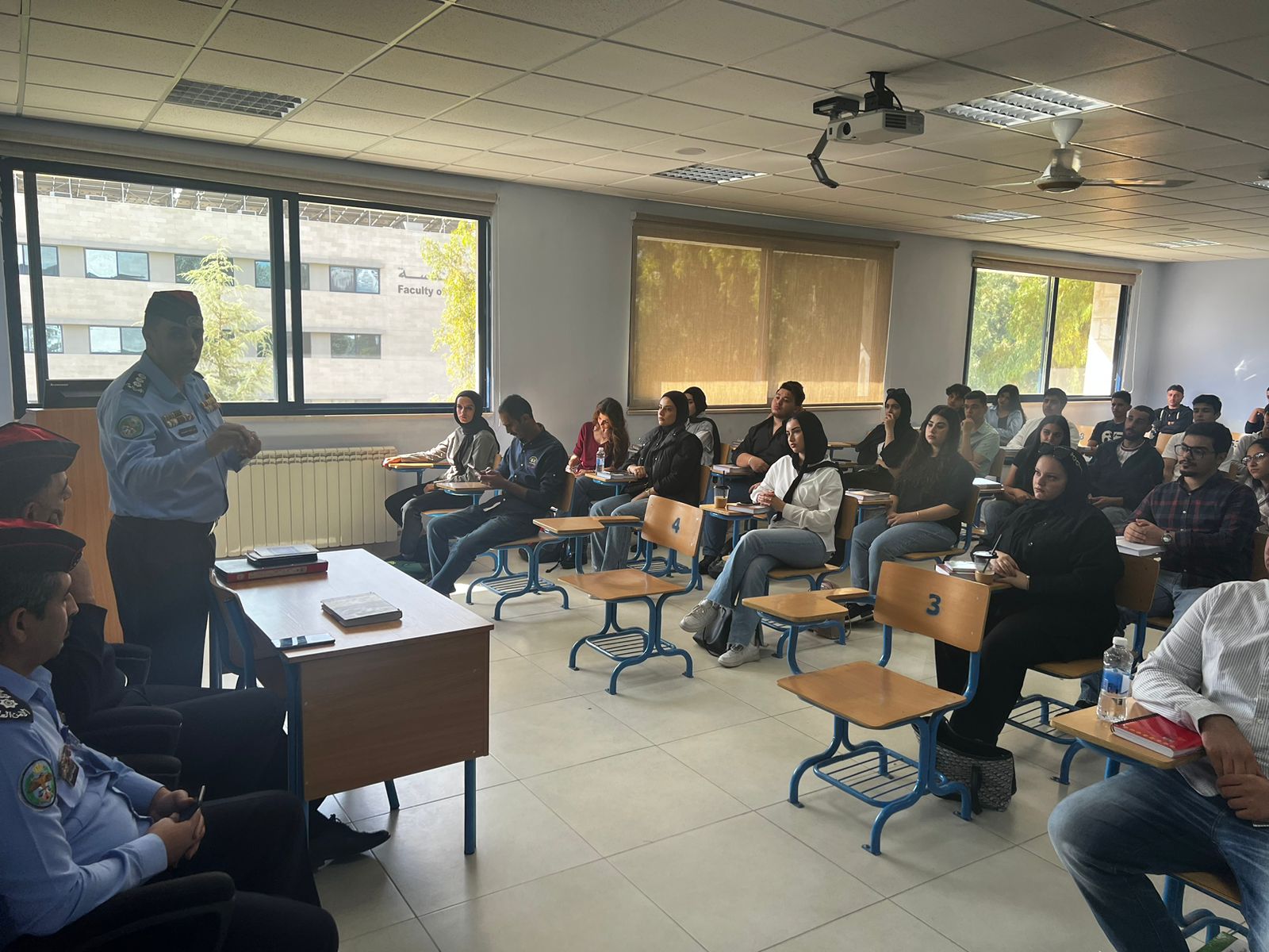 Madar Al-Saa Images 0.095142795896209