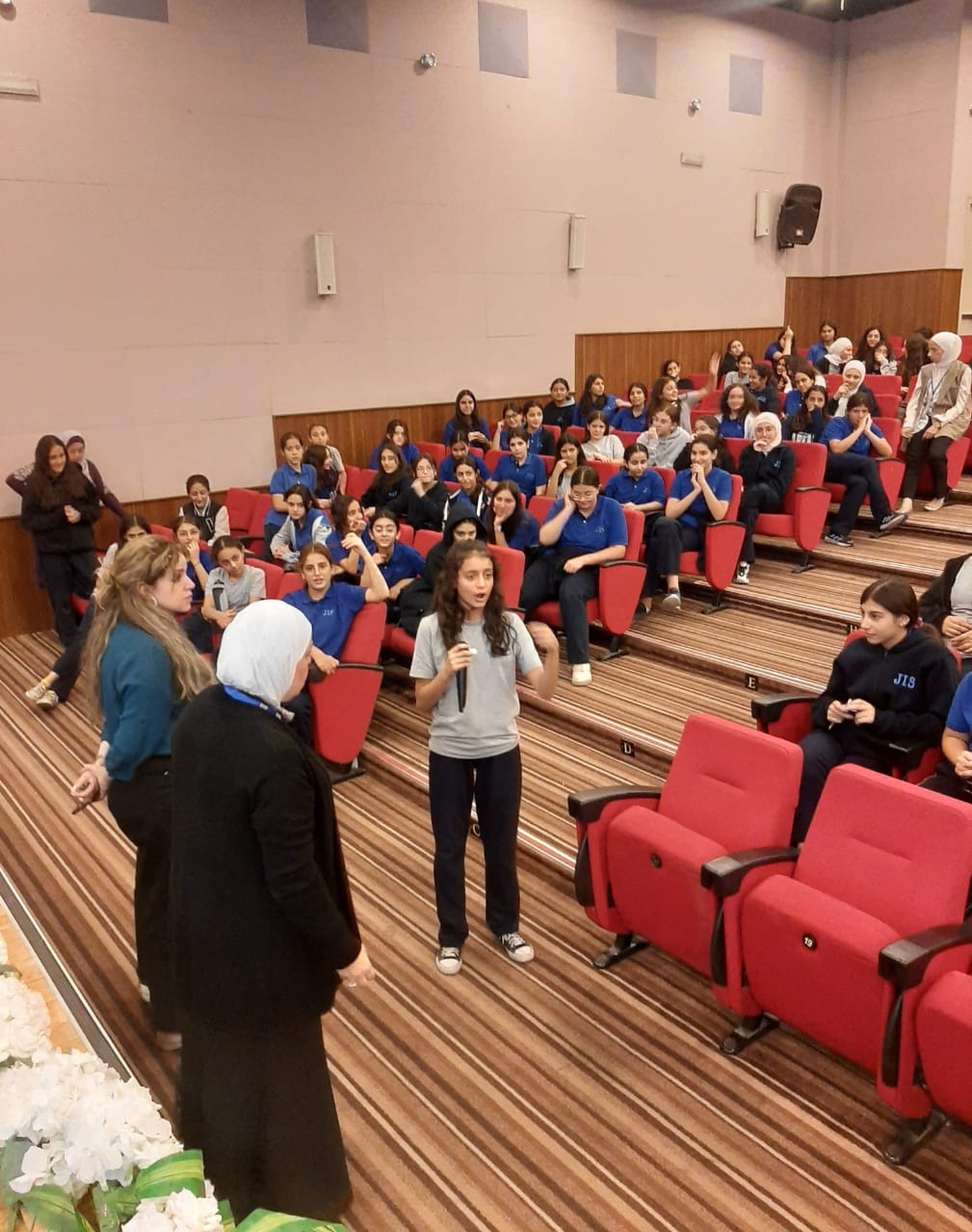 Madar Al-Saa Images 0.18927536942666356