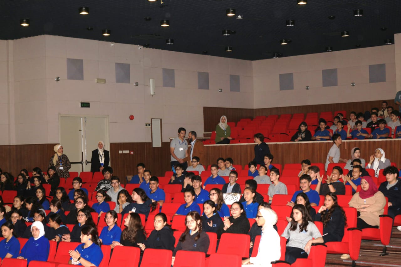 Madar Al-Saa Images 0.3382370657842311