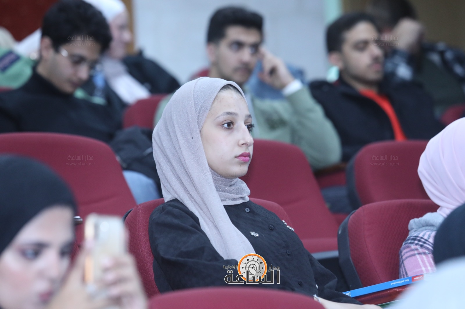 Madar Al-Saa Images 0.005890406456327657