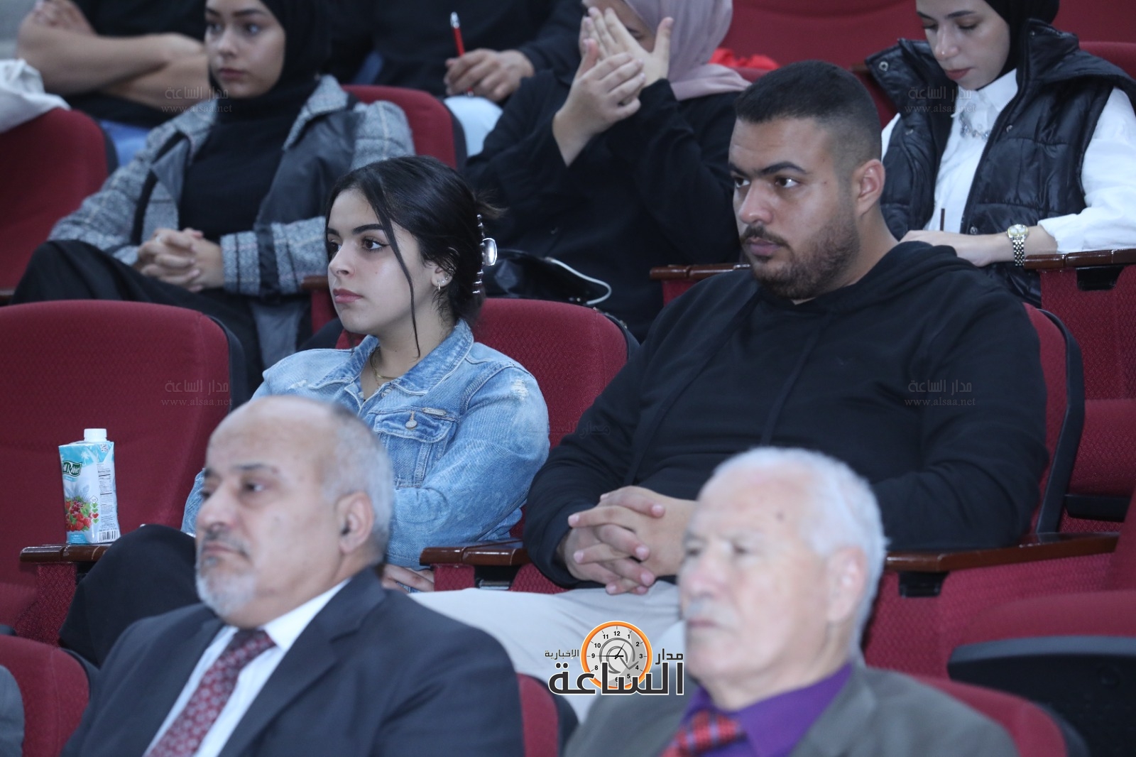 Madar Al-Saa Images 0.8959622846874364