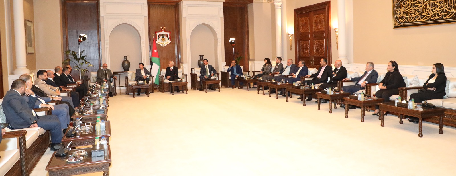 Madar Al-Saa Images 0.5362871631362247