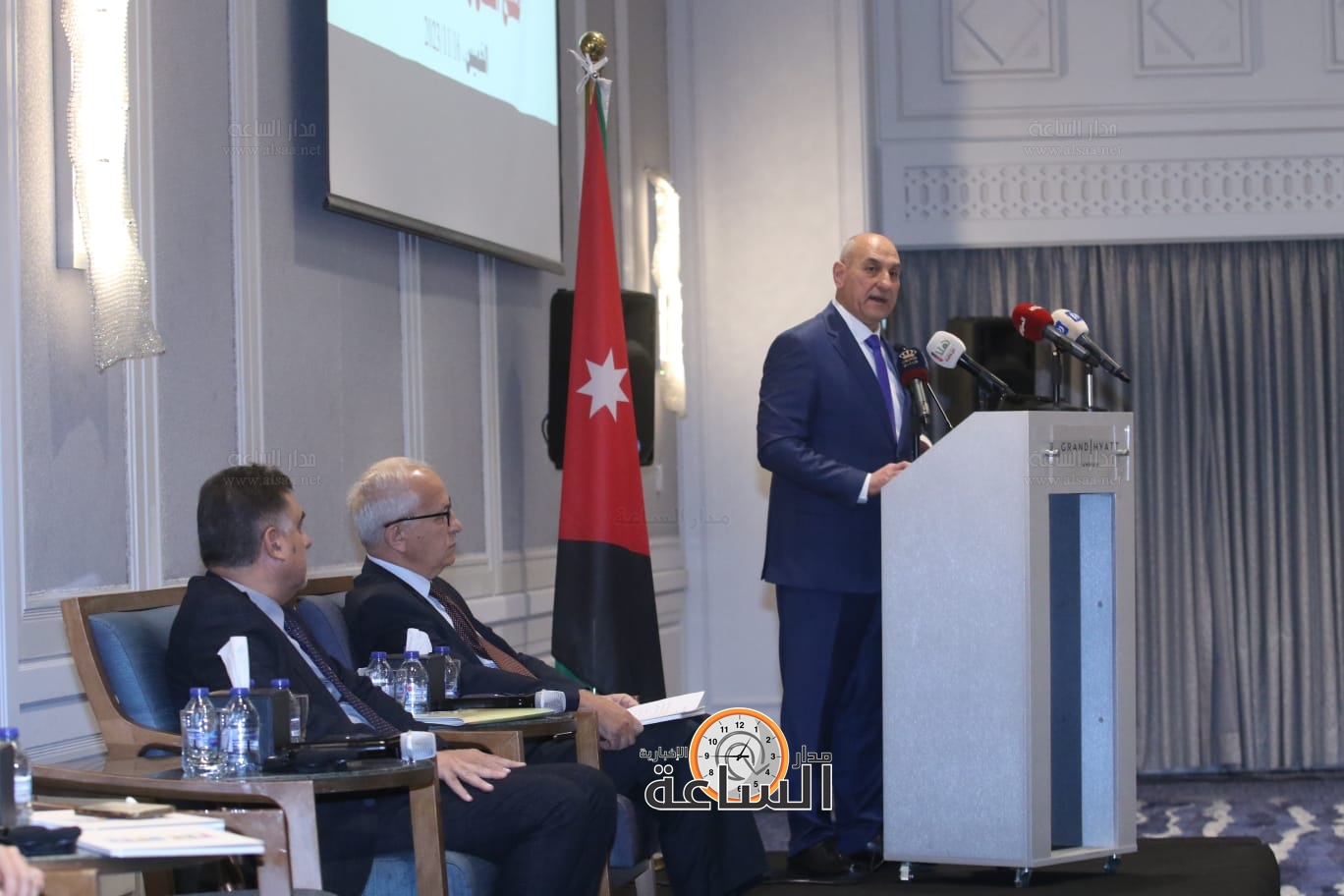 Madar Al-Saa Images 0.5611837015440853