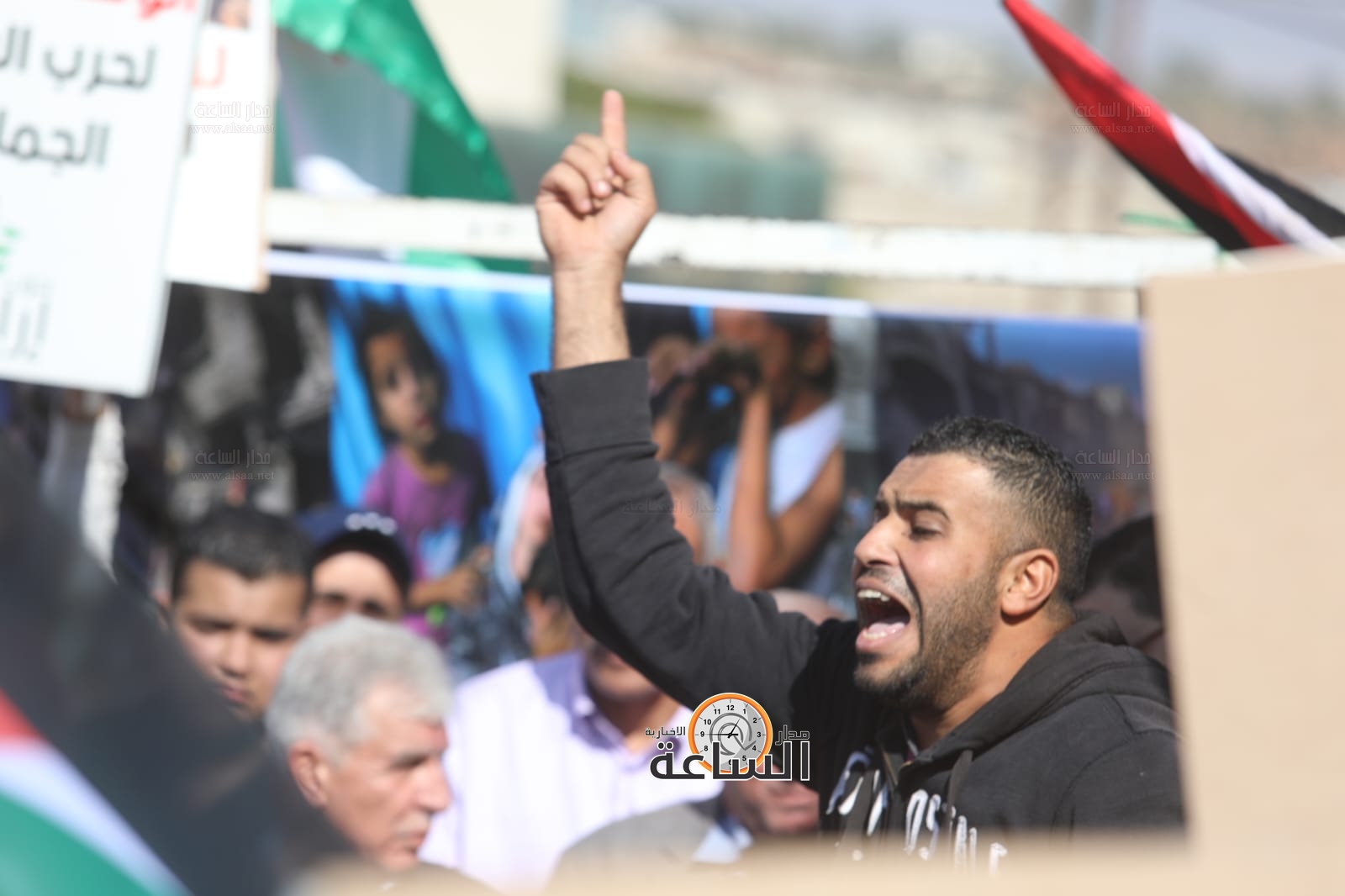 Madar Al-Saa Images 0.5427947063126619