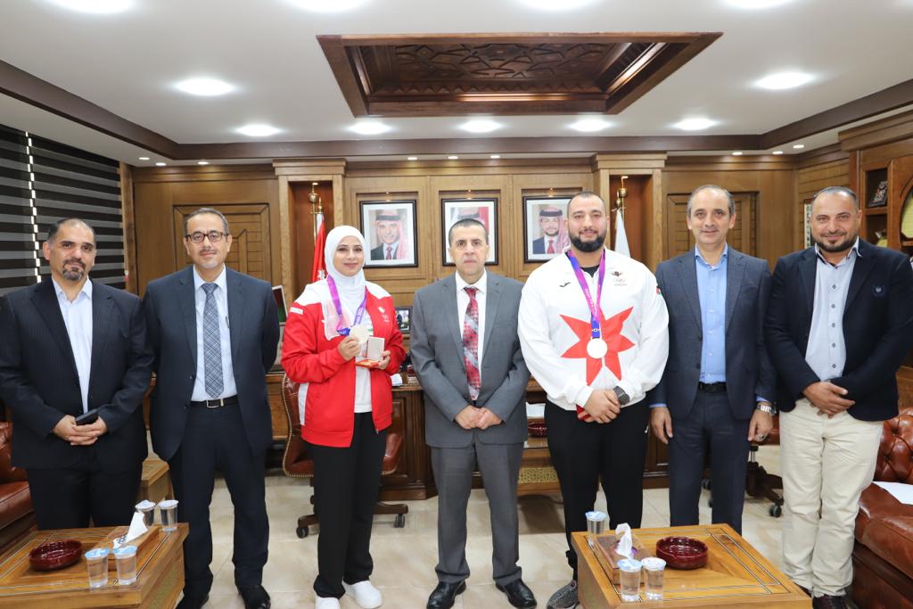 Madar Al-Saa Images 0.9884476425738331