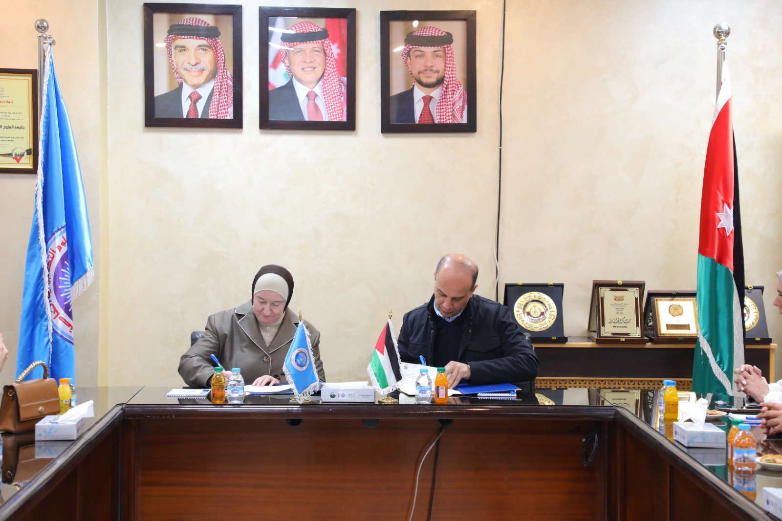 Madar Al-Saa Images 0.9048202572006854