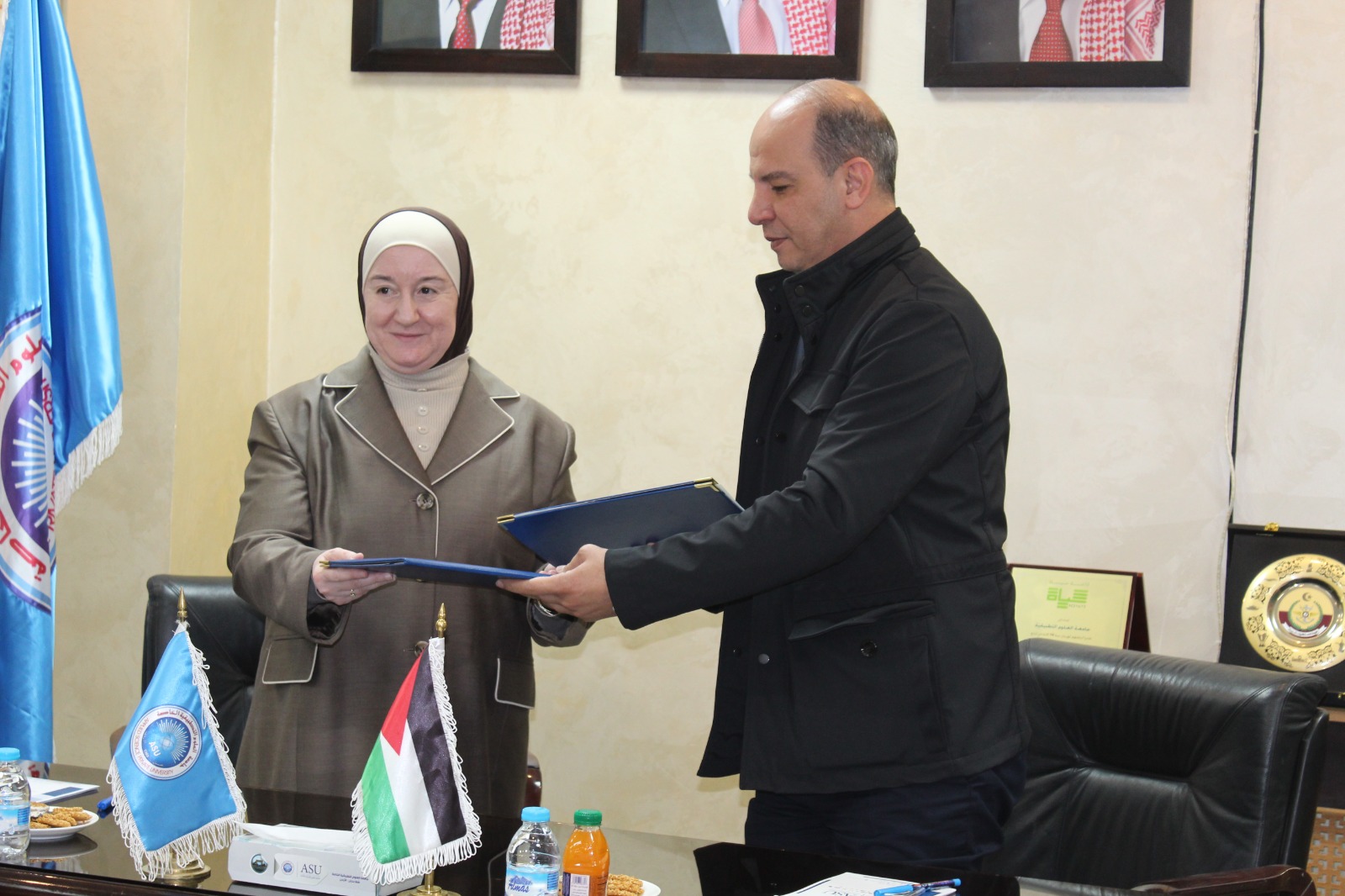 Madar Al-Saa Images 0.689424353382869