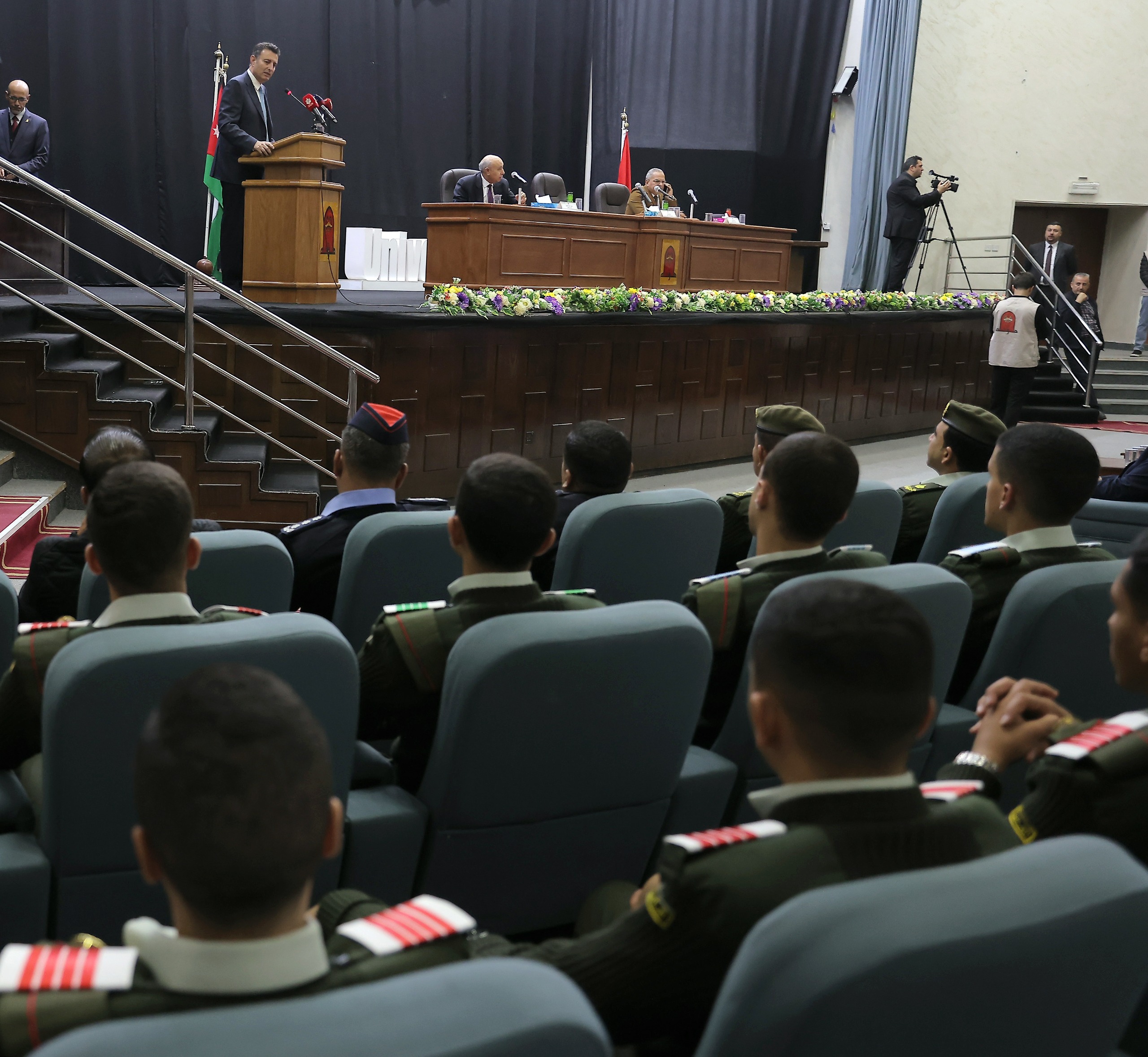 Madar Al-Saa Images 0.38417137732585194