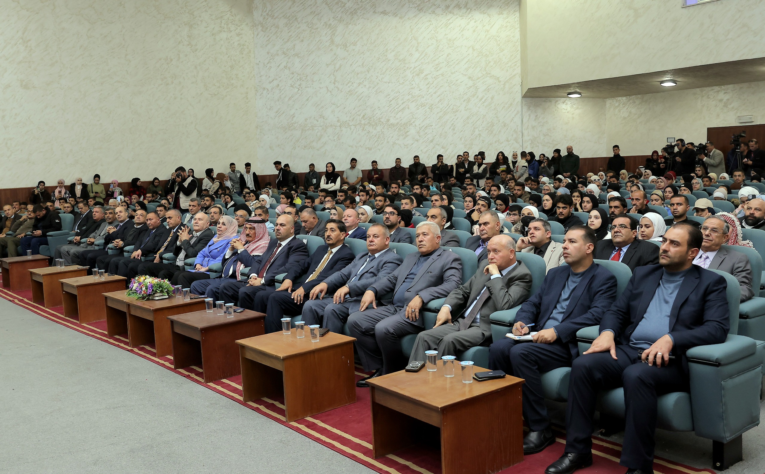 Madar Al-Saa Images 0.23249643433794032