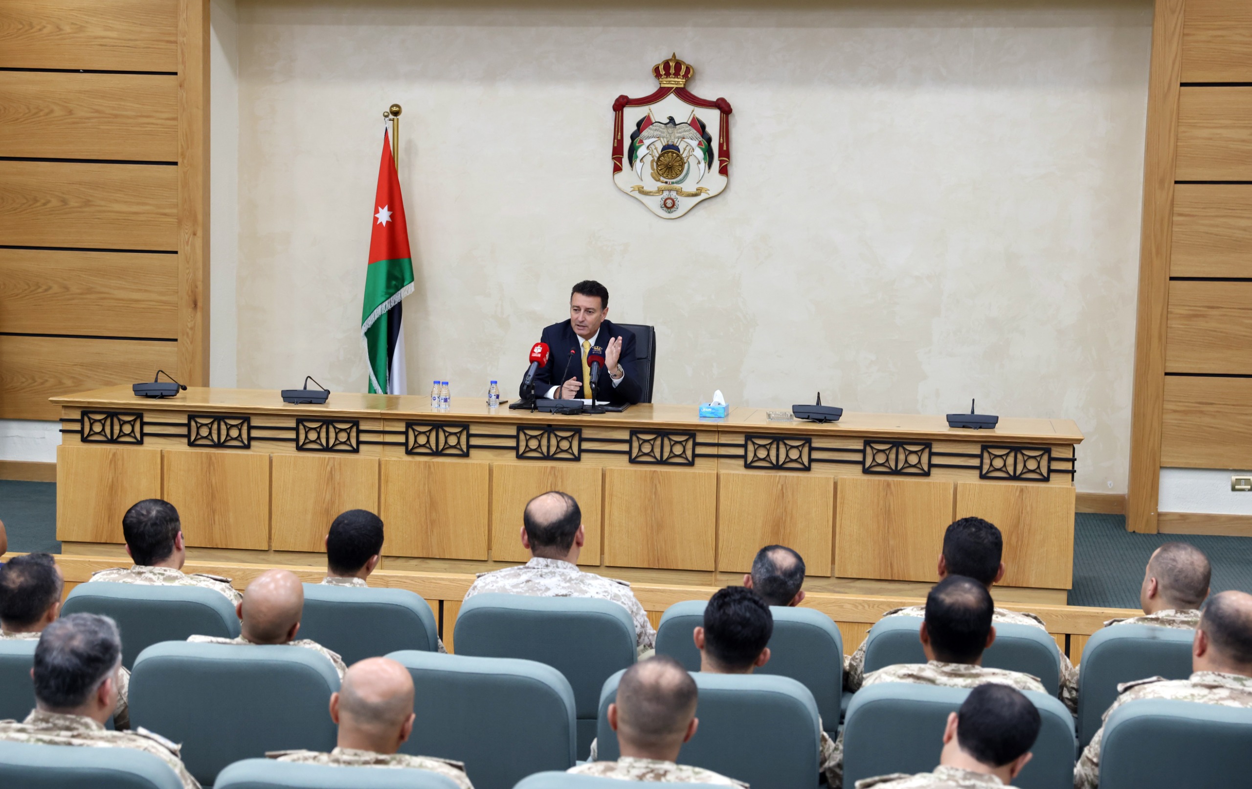 Madar Al-Saa Images 0.9238738804789657