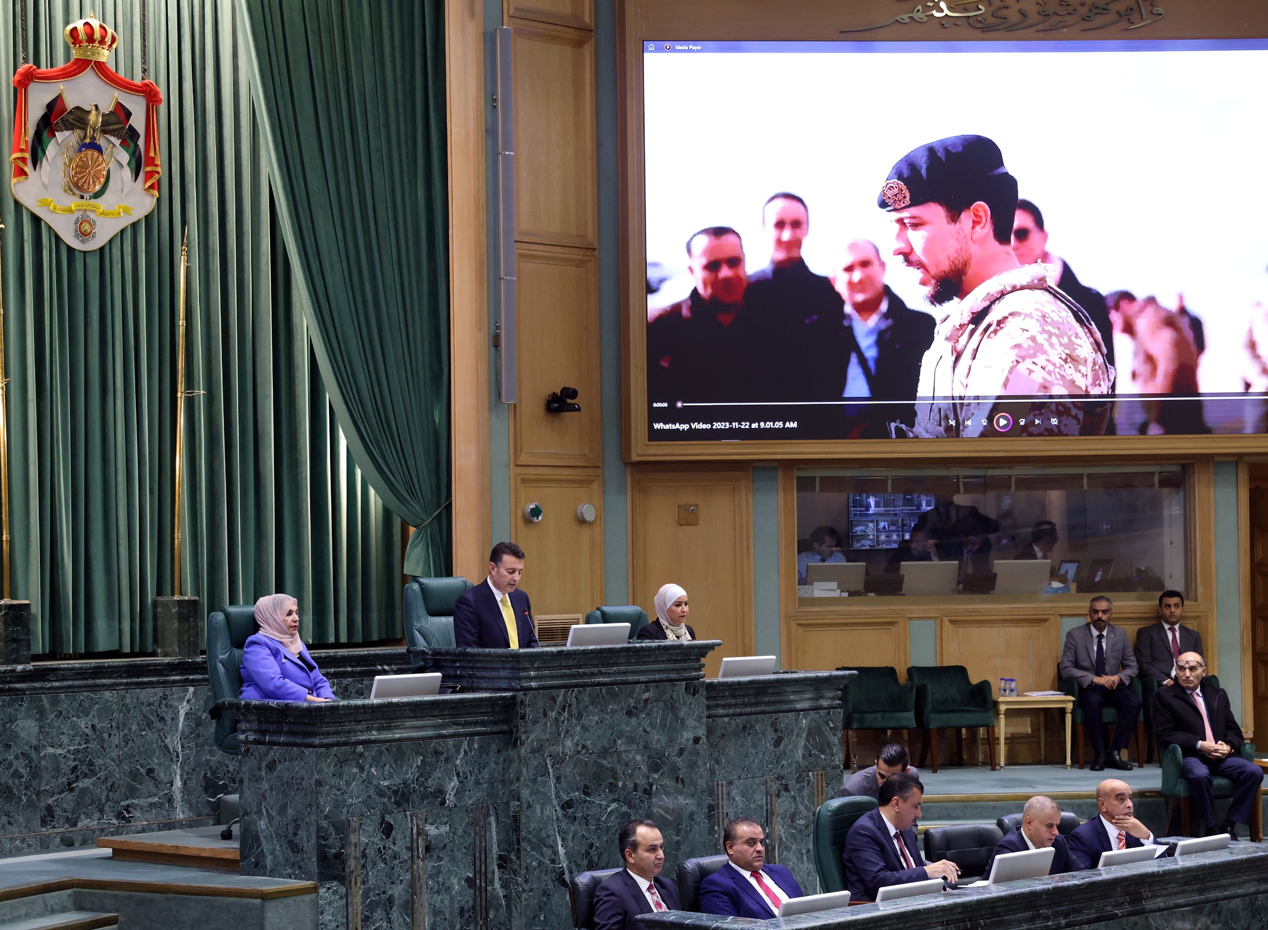 Madar Al-Saa Images 0.8502495493211335