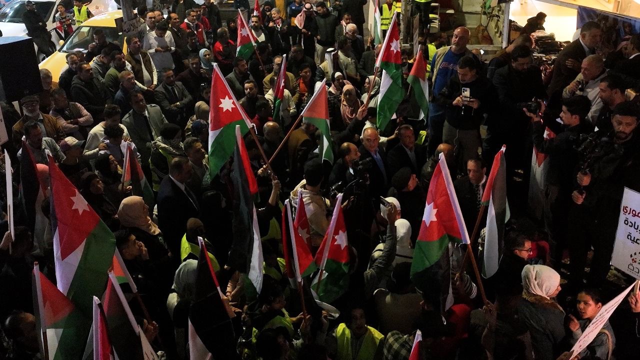 Madar Al-Saa Images 0.2466897268036744