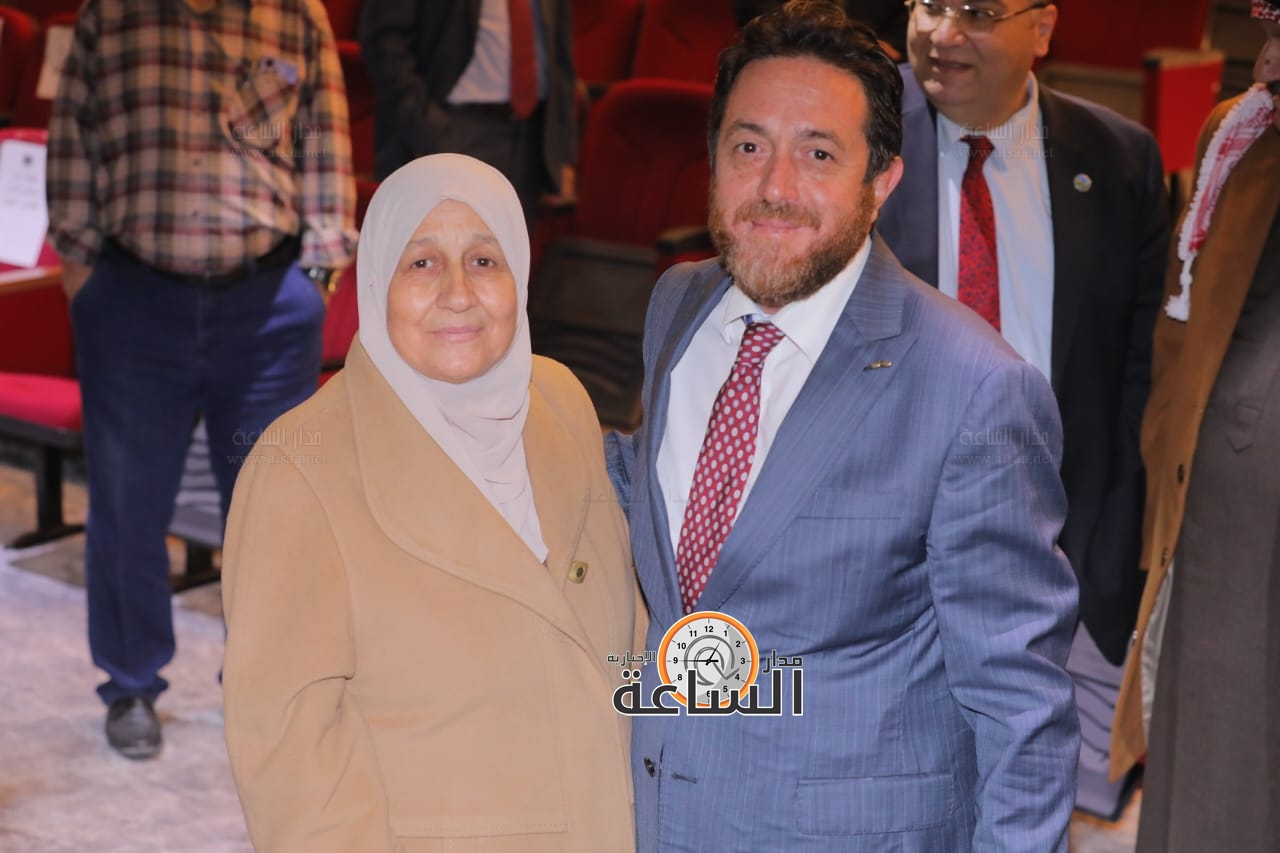 Madar Al-Saa Images 0.03563459673552116