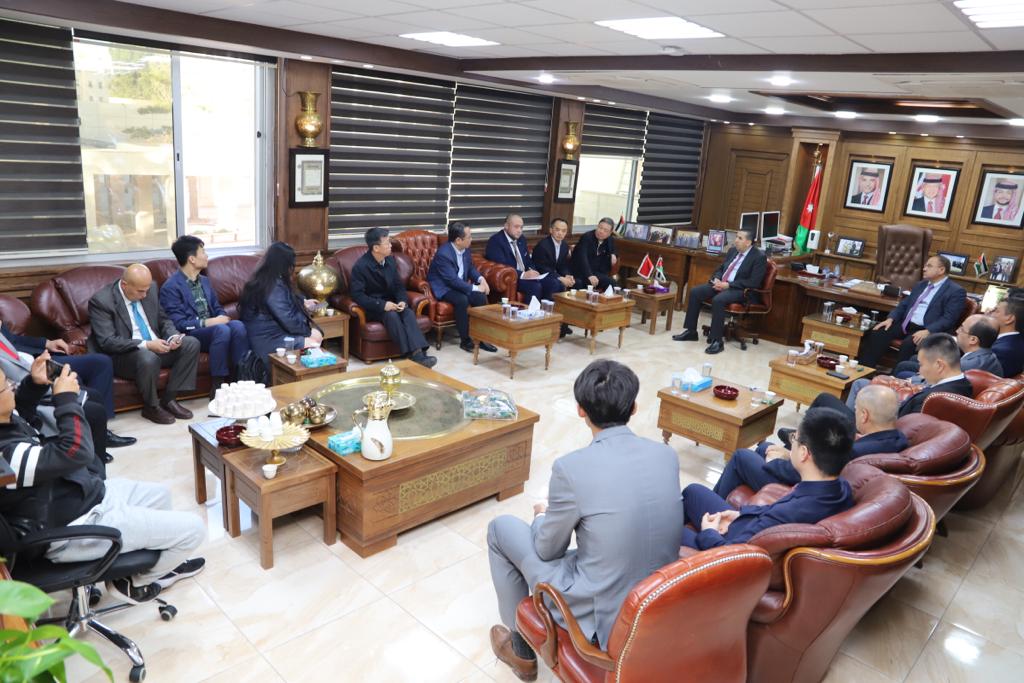 Madar Al-Saa Images 0.032569272359687984