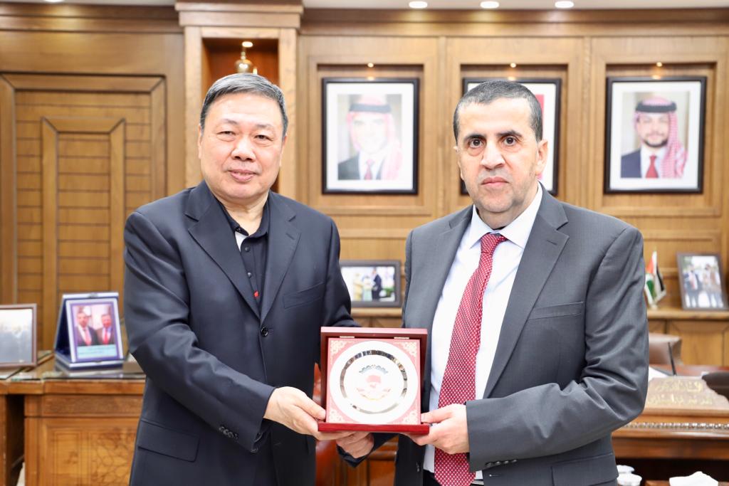 Madar Al-Saa Images 0.8776534451077977