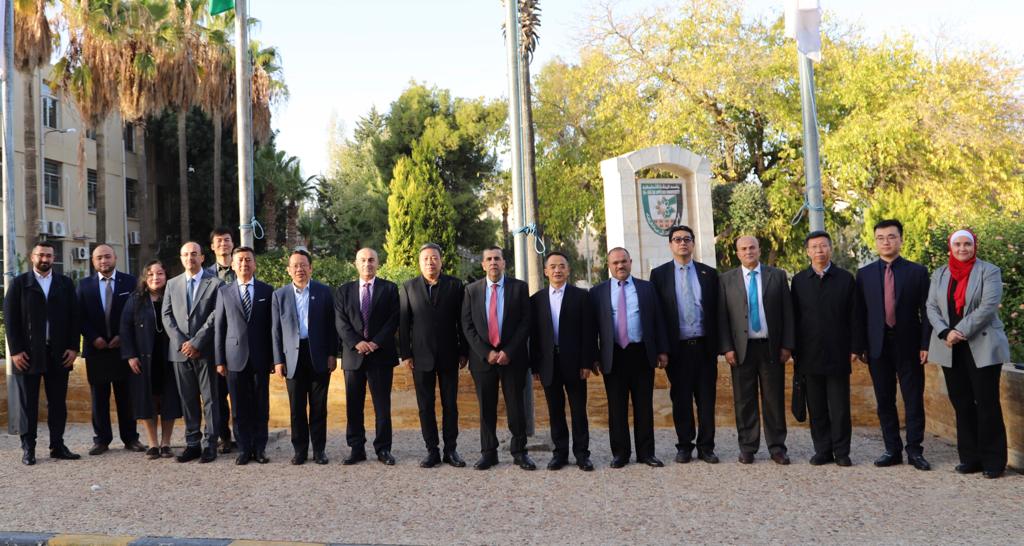 Madar Al-Saa Images 0.8230858149219176