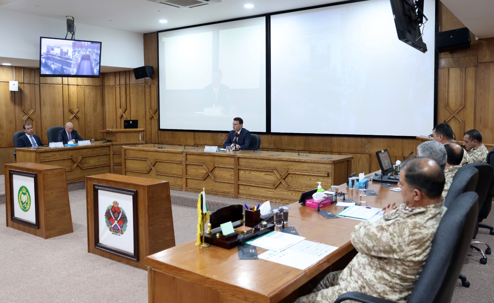 Madar Al-Saa Images 0.6175892616418999