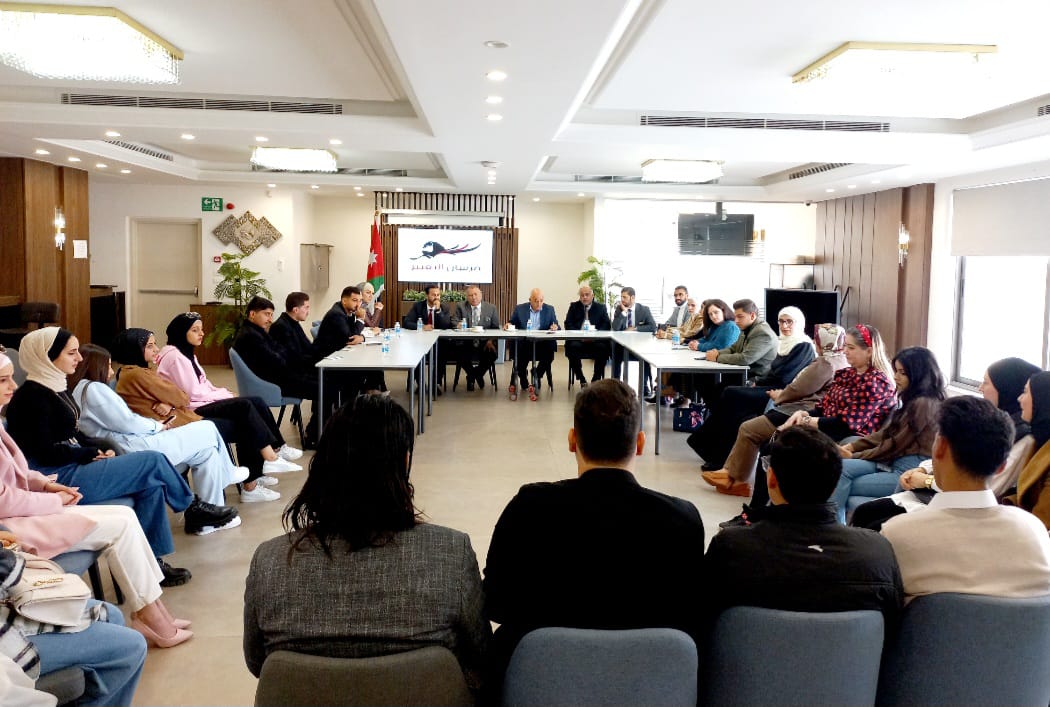 Madar Al-Saa Images 0.13769160159588556