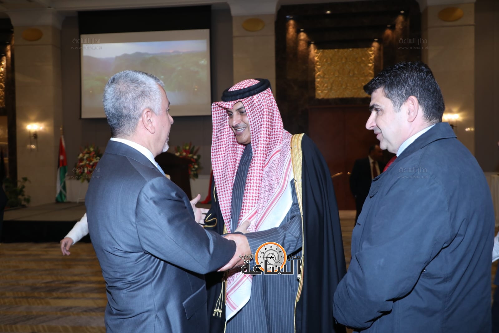 Madar Al-Saa Images 0.10177244531862728