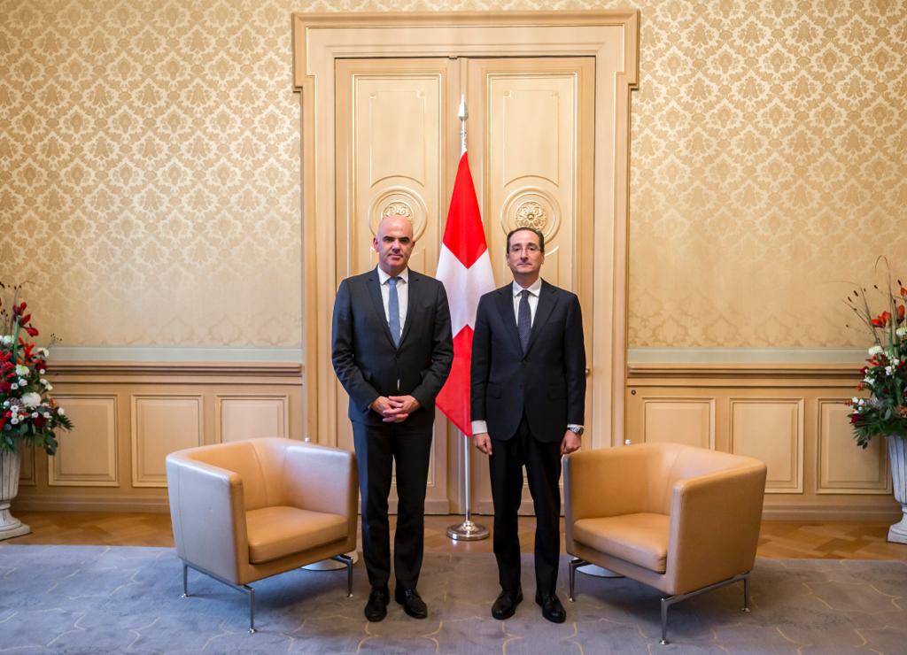 Madar Al-Saa Images 0.3590626555672547