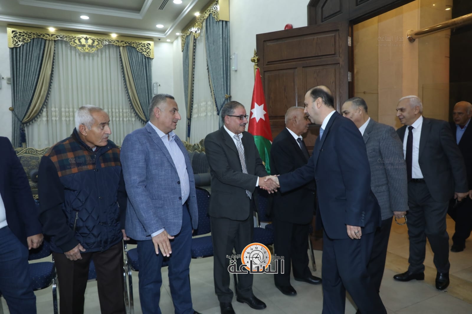 Madar Al-Saa Images 0.4986333231560338