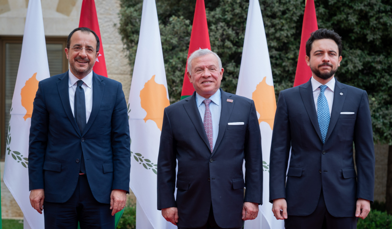 Madar Al-Saa Images 0.42331614599263623