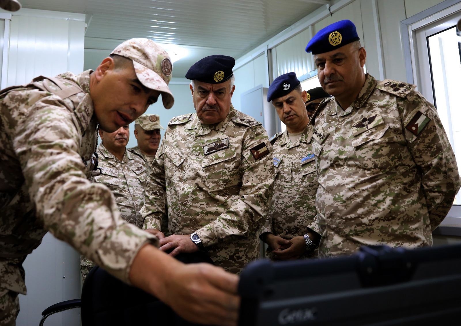 Madar Al-Saa Images 0.17415899303363203