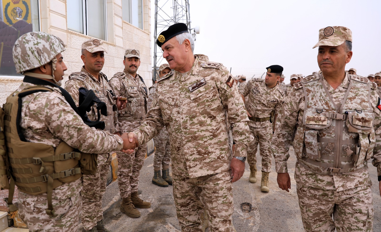 Madar Al-Saa Images 0.869409770169626